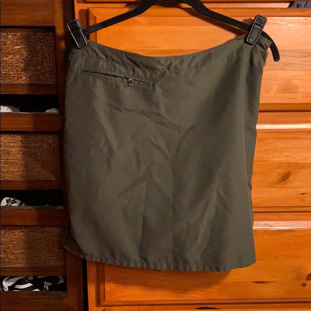 Skort with side zipper
